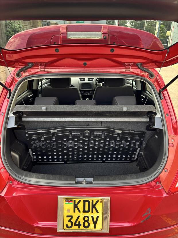 Suzuki Swift 2016 Red