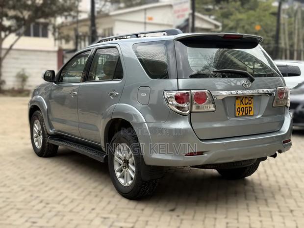 Toyota Fortuner 3.0 D AWD 2014 Gray