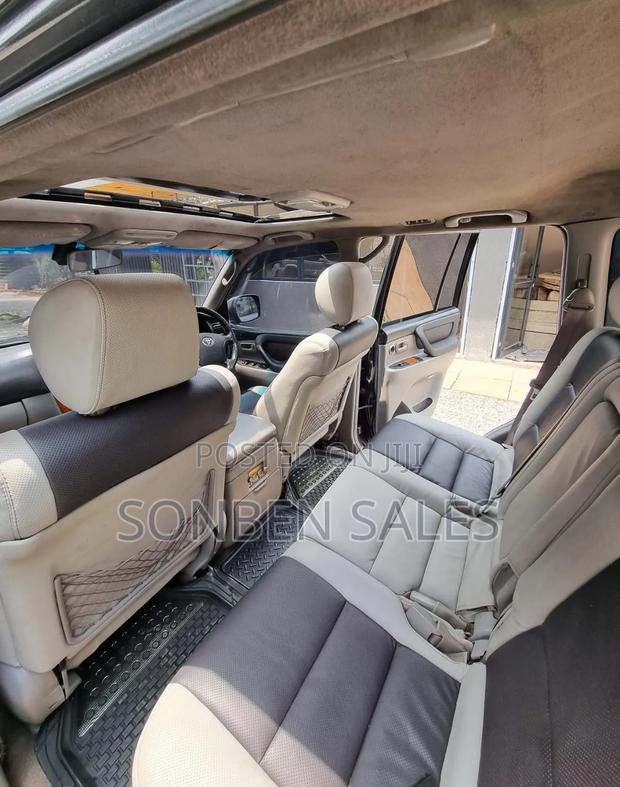 Toyota Land Cruiser HDJ 100 2003 Gray