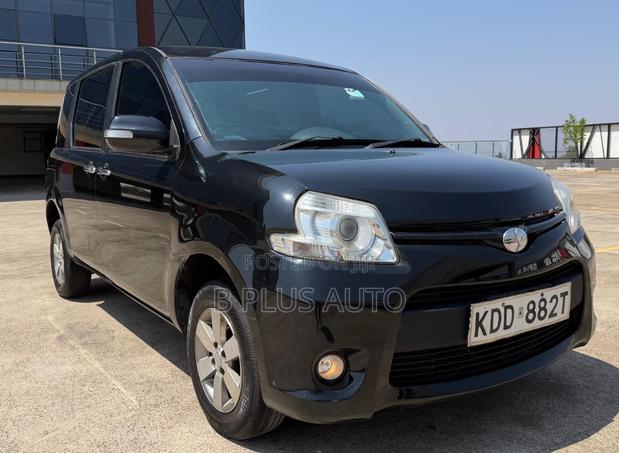 Toyota Sienta 2014 Black