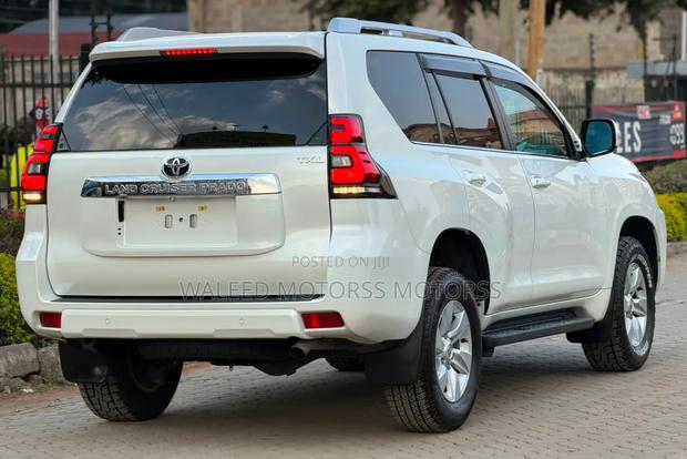 Toyota Land Cruiser Prado 2.7 2020 White