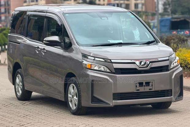 Toyota Voxy V 2WD 7-Seater 2020 Gray