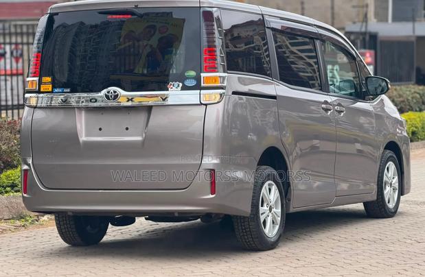 Toyota Voxy V 2WD 7-Seater 2020 Gray