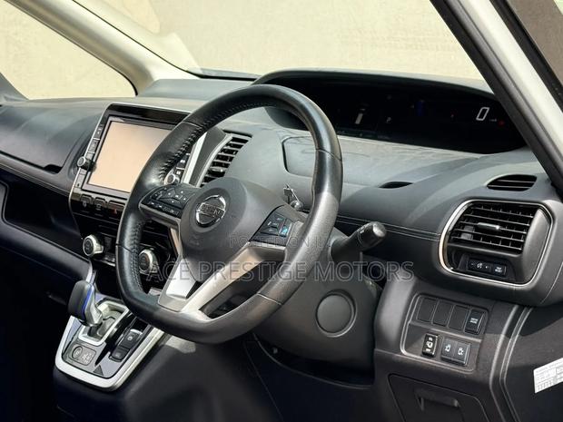 Nissan Serena 2019 White