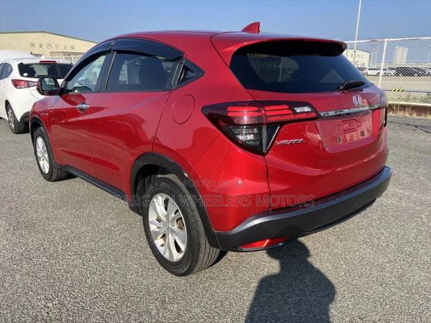 Honda Vezel 2020 Red