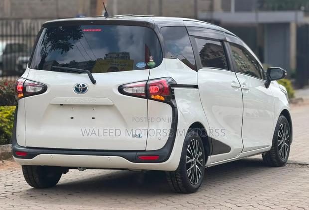 Toyota Sienta 2020 White