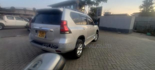 Toyota Land Cruiser Prado 2012 Silver