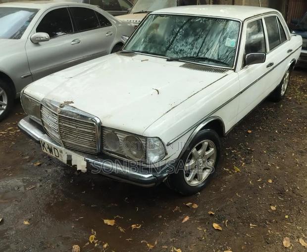 Mercedes-Benz W123 1979 White