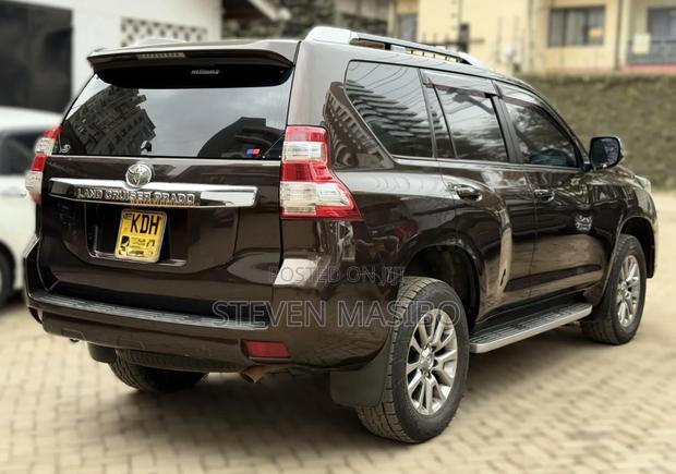 Toyota Land Cruiser Prado 2.8 2017 Brown