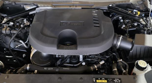 Land Rover Defender 2022 Black