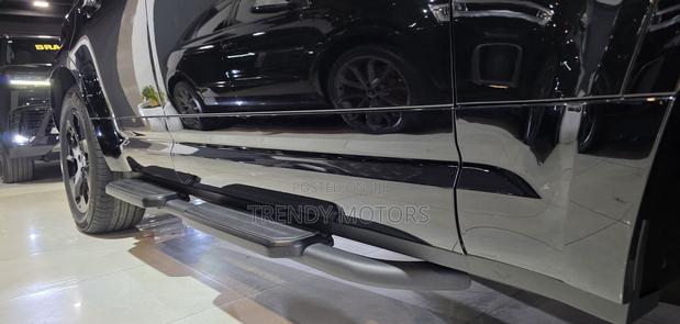 Land Rover Defender 2022 Black