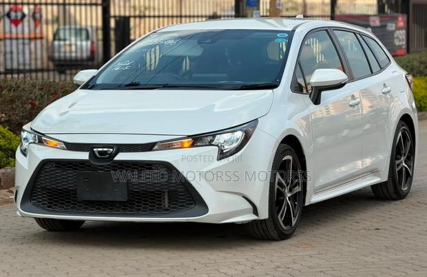Toyota Corolla Touring 2019 White