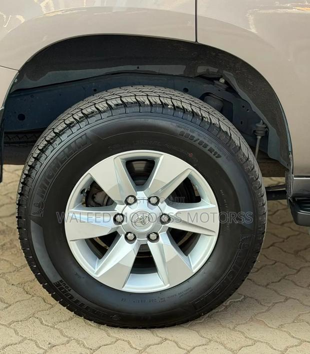Toyota Land Cruiser Prado 2019 Gray