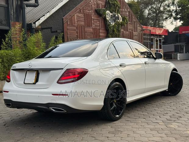 Mercedes-Benz E220 2016 White