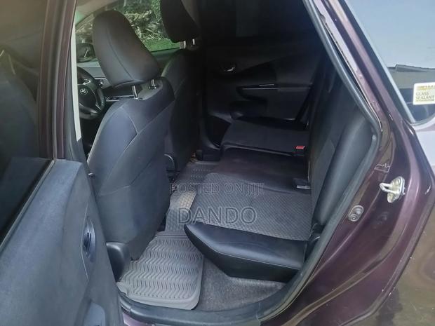 Toyota Ractis 2012 Maroon
