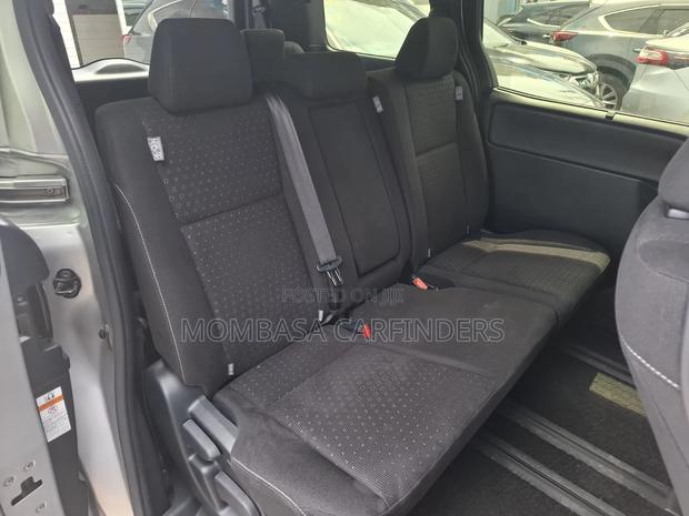 Toyota Noah 2019 Silver