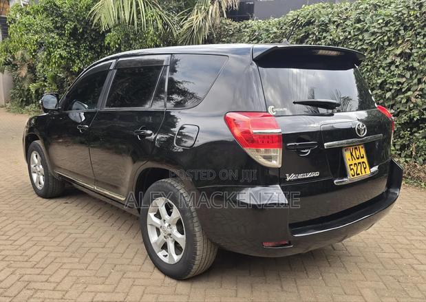 Toyota Vanguard 2010 Black