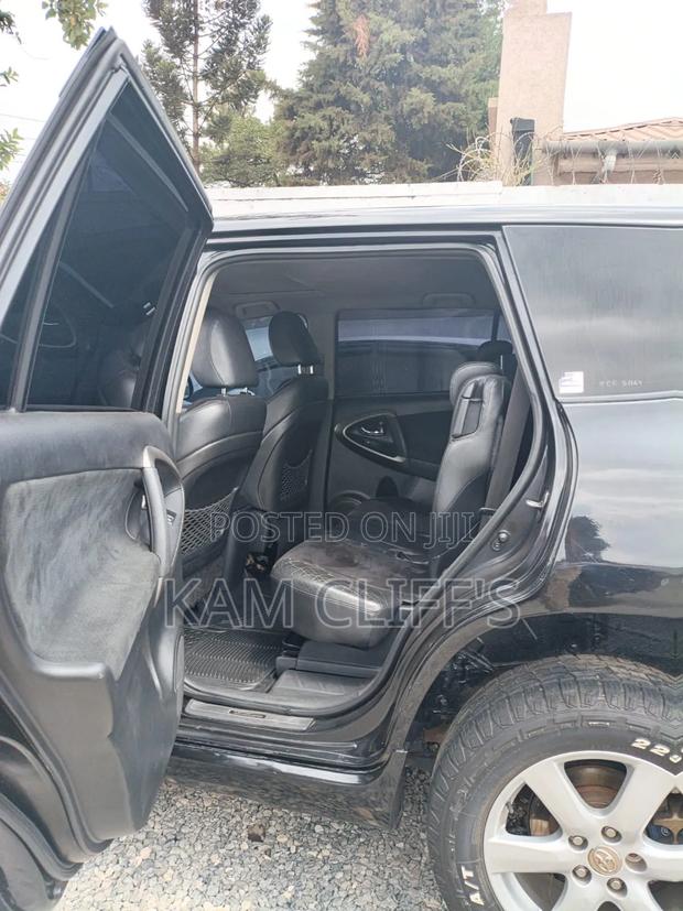 Toyota Vanguard 2010 Black