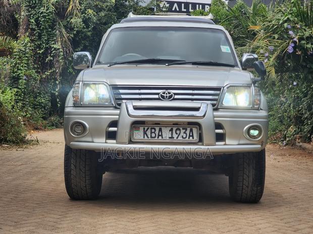Toyota Land Cruiser Prado 2000 Silver