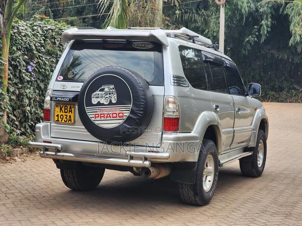Toyota Land Cruiser Prado 2000 Silver