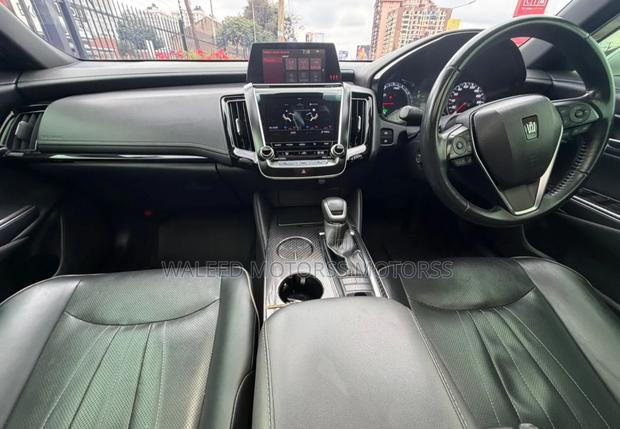 Toyota Crown 2020 White