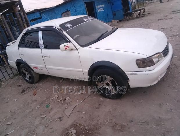 Toyota Corolla 2002 White