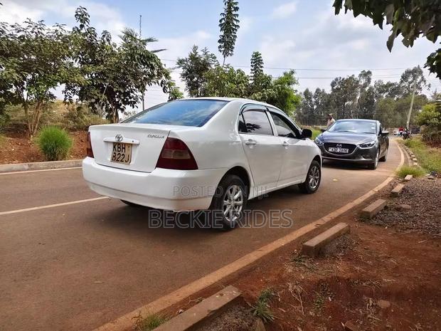 Toyota Corolla 2002 White