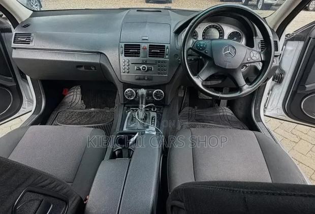 Mercedes-Benz C180 2011 Silver