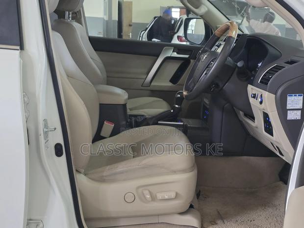 Toyota Land Cruiser Prado 2019 Pearl