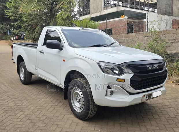 Isuzu D-MAX 2025 White