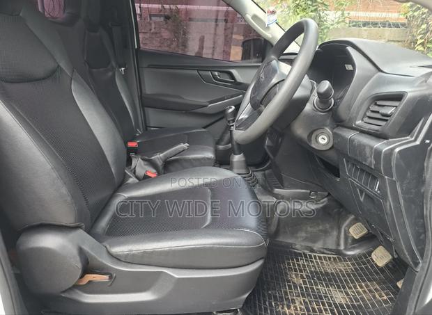 Isuzu D-MAX 2025 White