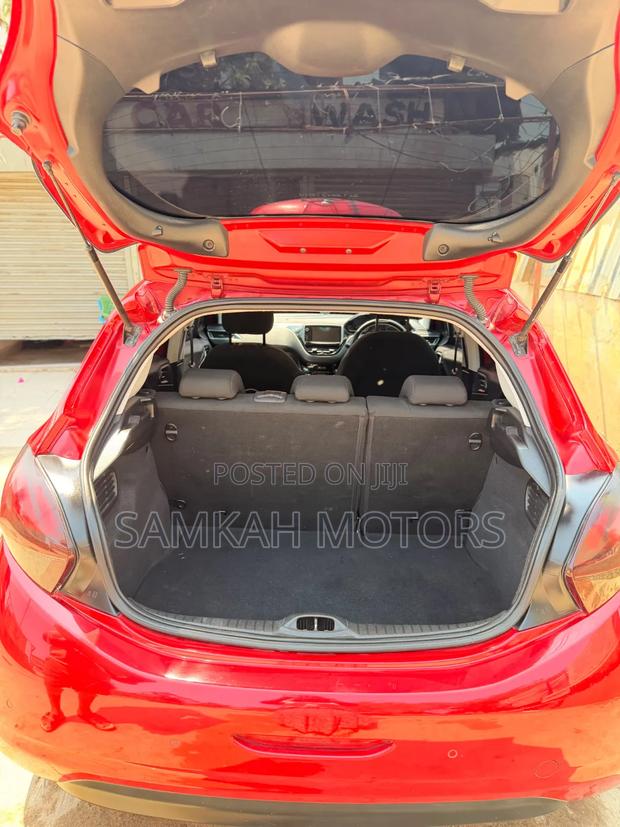 Peugeot 2008 2017 Red