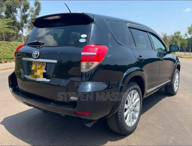 Toyota Vanguard 2012 Black