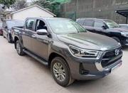 Toyota Hilux 2024 Gray for sale