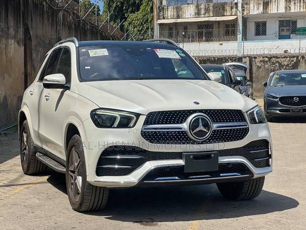 Mercedes-Benz GLE-Class GLE 400d 4MATIC 2019 Pearl