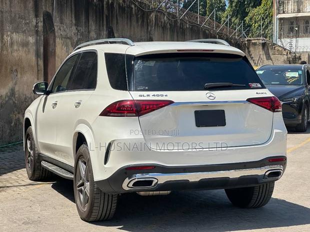 Mercedes-Benz GLE-Class GLE 400d 4MATIC 2019 Pearl