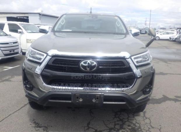 Toyota Hilux Revo Double Cab Deisel 2.4 AWD 2021 Brown