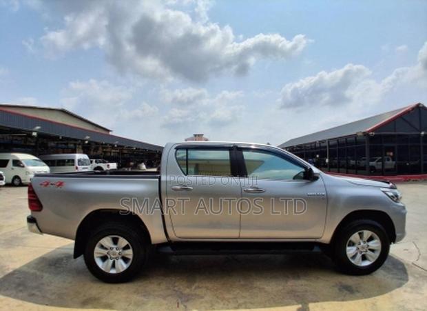 Toyota Hilux Revo Double Cab Deisel 2.8 AWD 2020 Silver