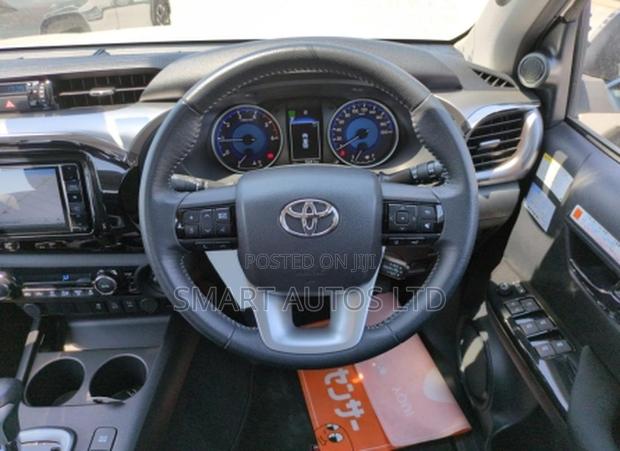 Toyota Hilux Revo Double Cab Deisel 2.4 AWD 2020 Off white