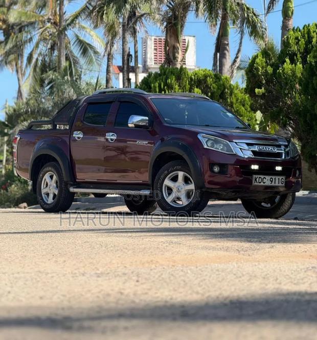 Isuzu D-MAX 2014 Maroon