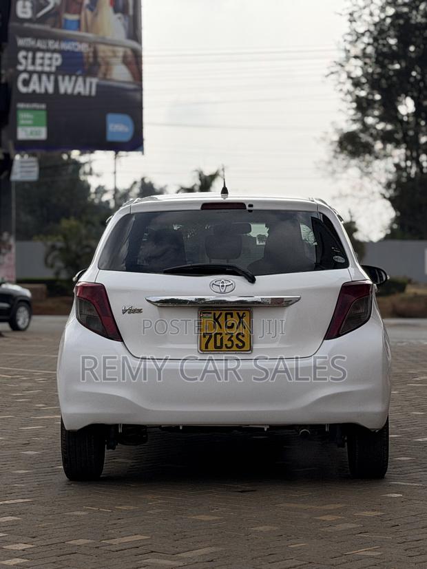 Toyota Vitz 2013 White