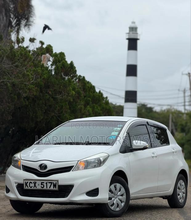 Toyota Vitz 2013 White