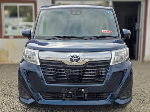 Toyota Roomy 2019 Blue