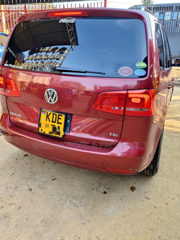 Volkswagen Touran 2014 Red