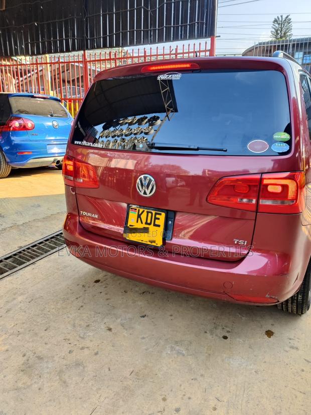 Volkswagen Touran 2014 Red