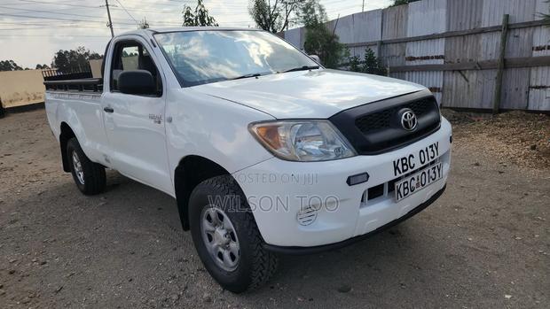 Toyota Hilux 2008 White