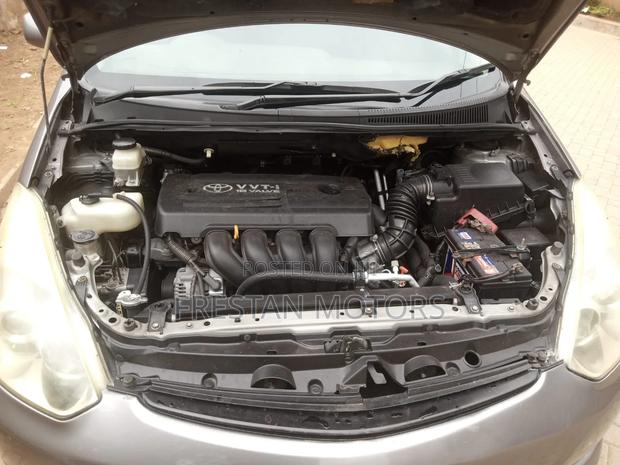 Toyota Wish 2009 Brown