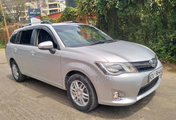 Toyota Corolla Fielder 2015 Silver