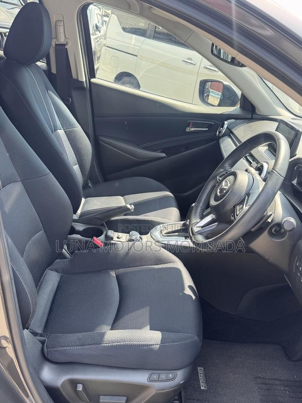 Mazda 2 2020 Gray