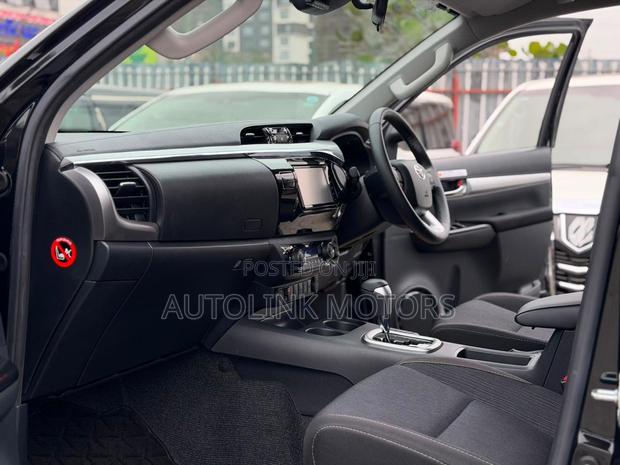 Toyota Hilux Revo Double Cab Deisel 2.4 AWD 2021 Black